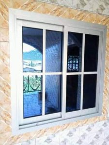 fenêtre sur mesure à Broualan
